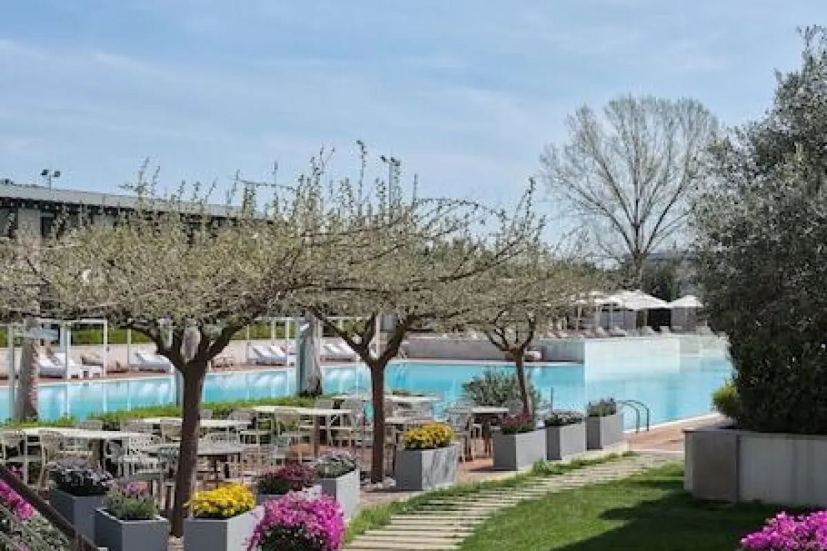 September Hotel Thessaloniki in Pylaia-Chortiatis, Greece