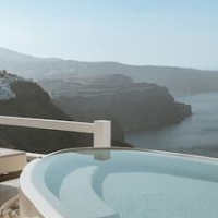 Aqua Luxury Suites in Santorini, Greece